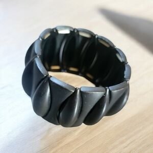 Bulky Black Stretch bracelet